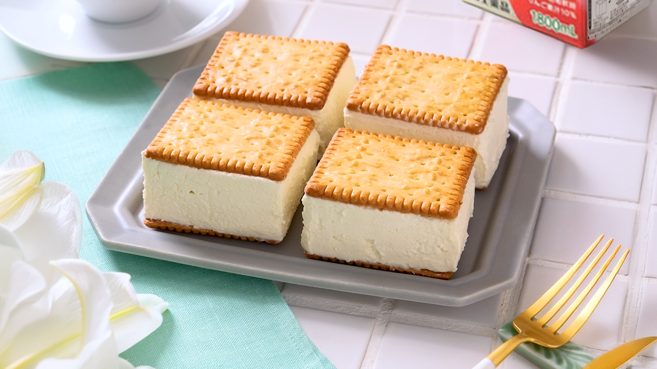 チーズクッキーサンドアイス