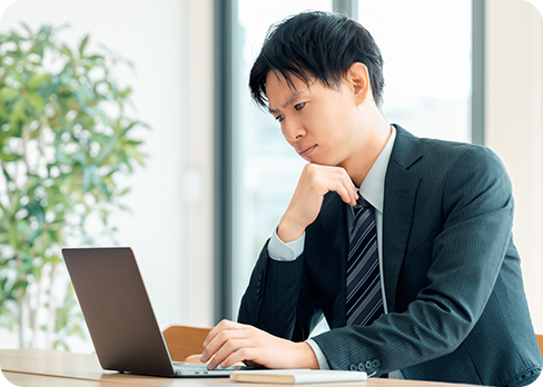 長時間同じ姿勢、偏った姿勢を続け、肩こりが気になる方に